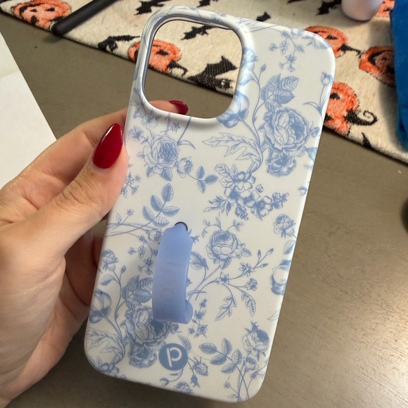 Loopy Case Floral Blue and White Phone Case - Picture 1 of 2